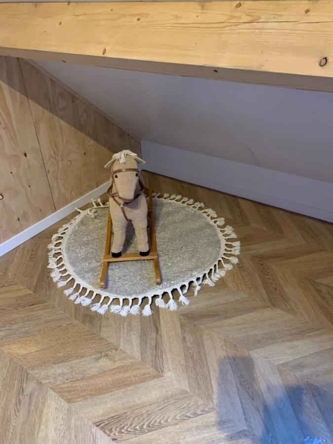 シント・アナラント Tiny House Thuusヴィラ エクステリア 写真
