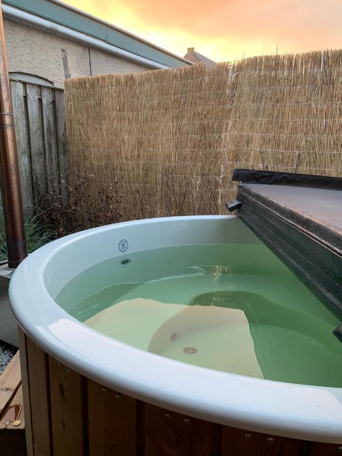 シント・アナラント Tiny House Thuusヴィラ エクステリア 写真