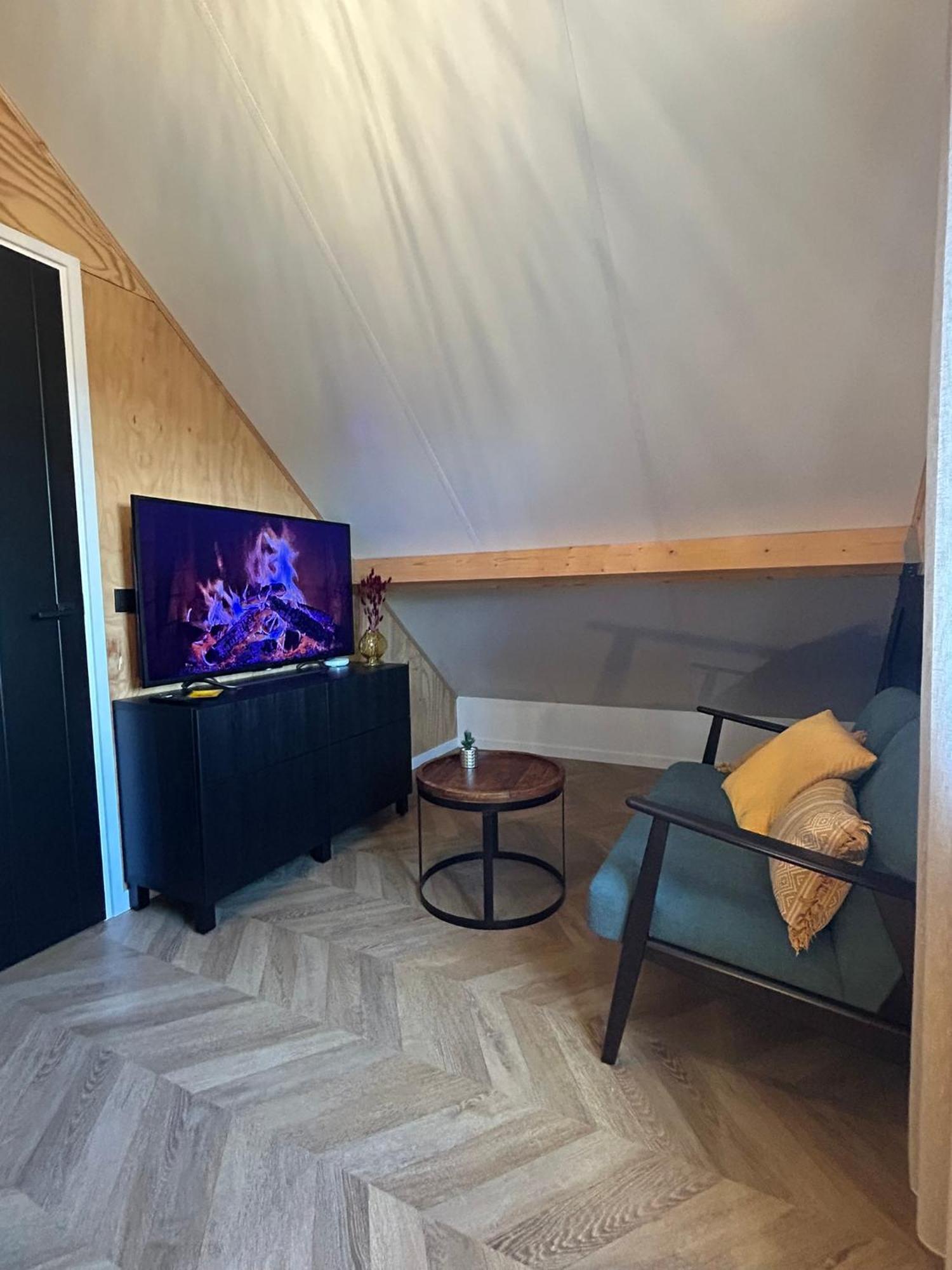 シント・アナラント Tiny House Thuusヴィラ エクステリア 写真